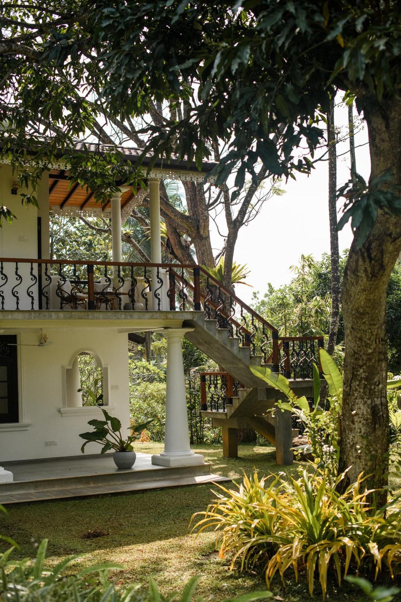 Roots Retreat Hotel Unawatuna Exterior photo