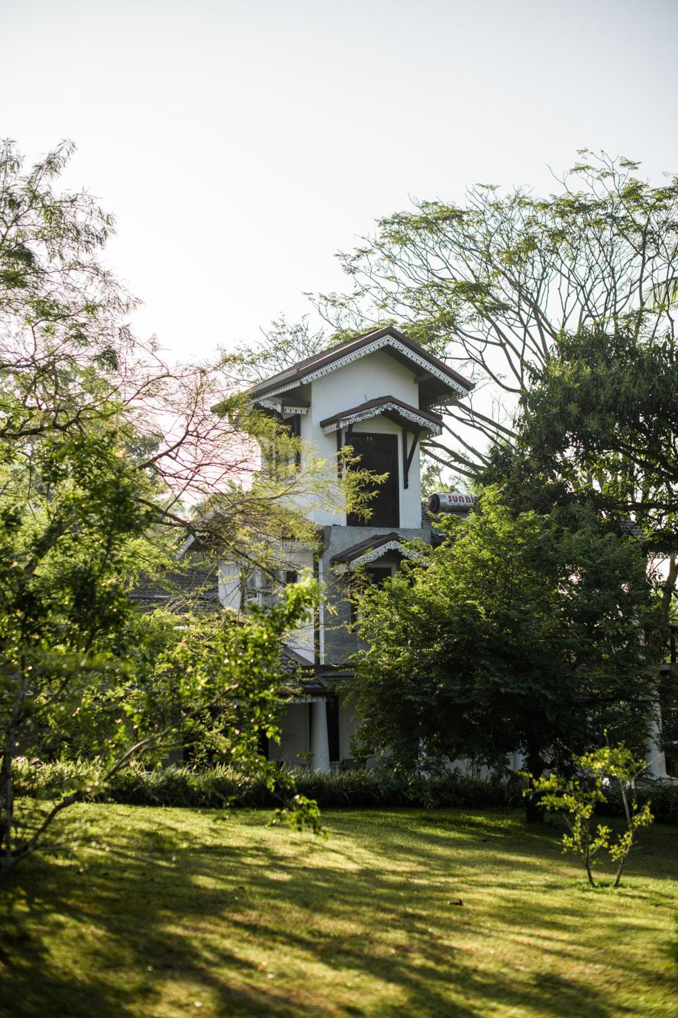 Roots Retreat Hotel Unawatuna Exterior photo